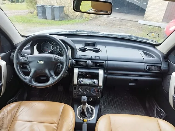 Land Rover Freelander 2004 photo 2