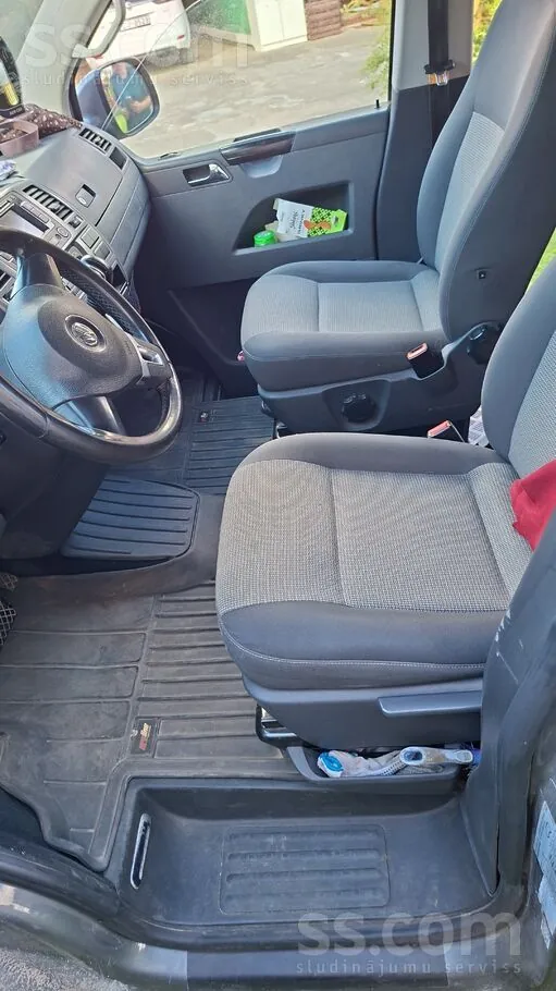Volkswagen Caravelle 2012 photo 3