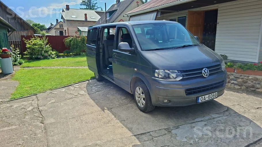 Volkswagen Caravelle 2012 photo 2
