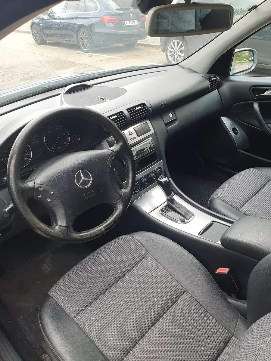 Mercedes-Benz C-Class 2007 photo 2