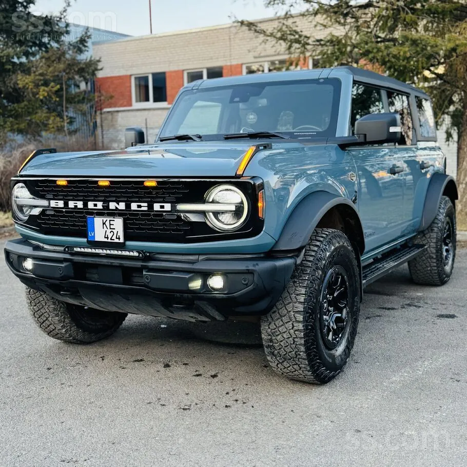Ford Bronco 2023 photo 2