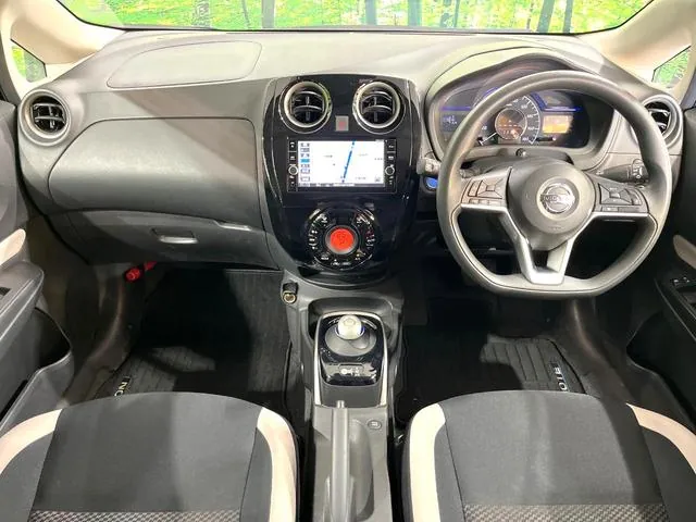 Nissan Note 2018 photo 2