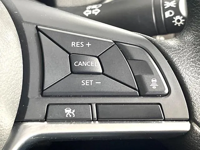 Nissan Note 2018 photo 4