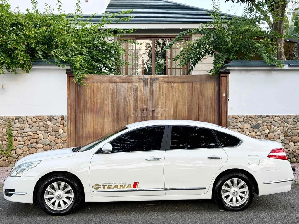 Nissan Teana 2010 photo 4