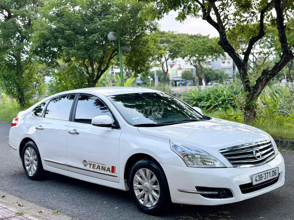 Nissan Teana 2010 photo 2