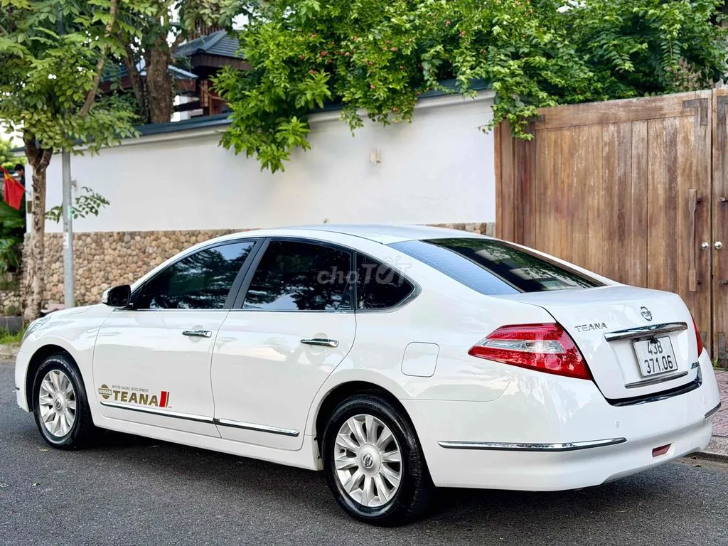 Nissan Teana 2010 photo 5