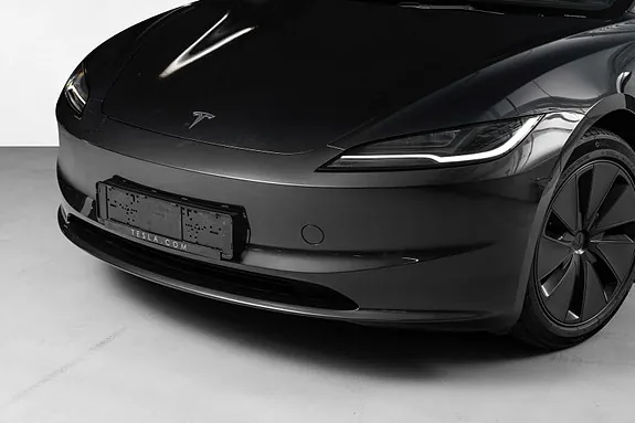 Tesla Model 3 2024 photo 2