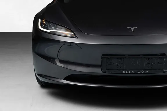 Tesla Model 3 2024 photo 5