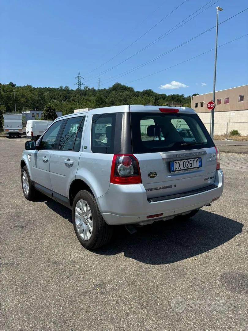 Land Rover Freelander 2 2009 photo 2