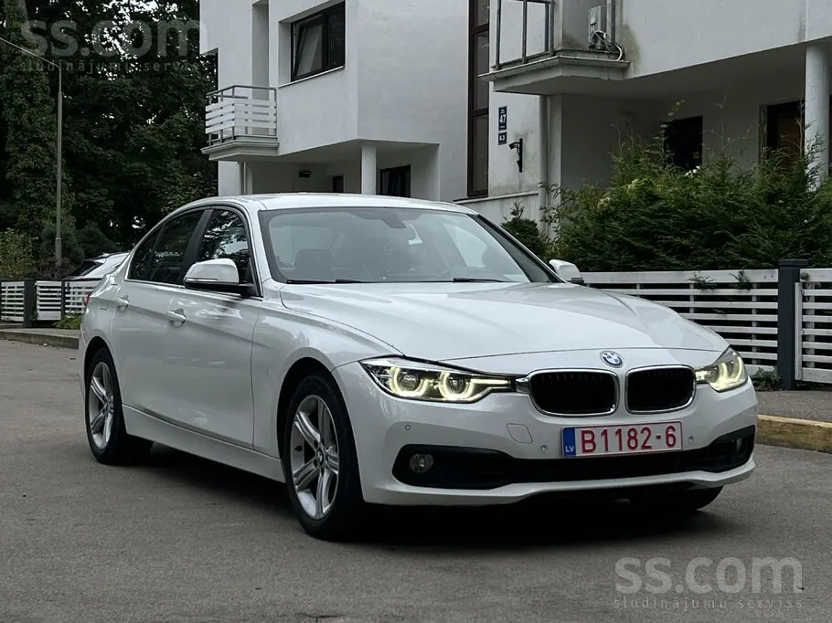 BMW 330 2016 photo 3