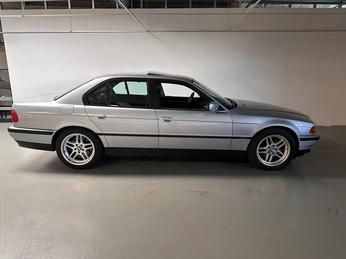 BMW 7 Series 1997 photo 3