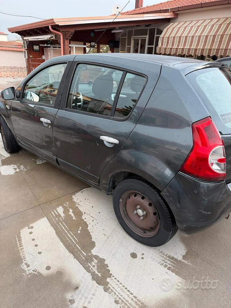 Dacia Sandero 2009 photo 4