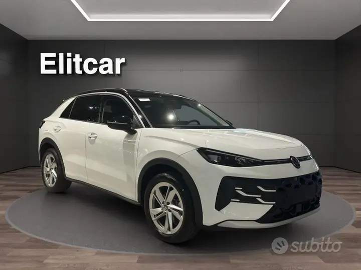 Volkswagen T-Roc photo 2