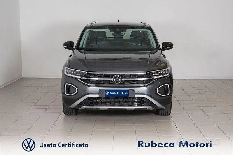 Volkswagen T-Roc 2023 photo 2