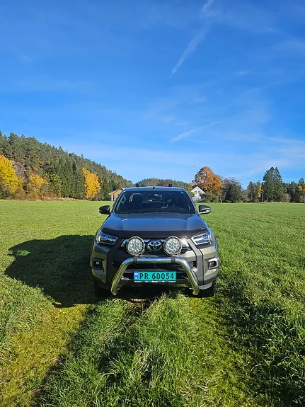 Toyota Hilux 2021 photo 2