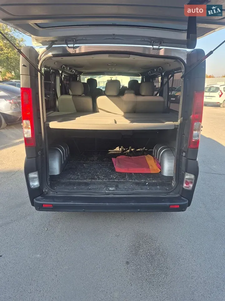 Opel Vivaro 2011 photo 5