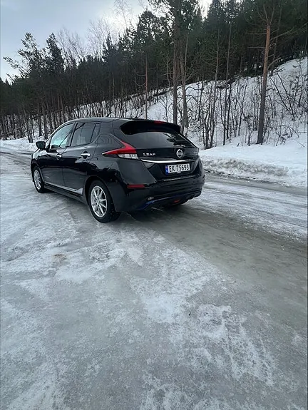Nissan Leaf 2018 photo 2