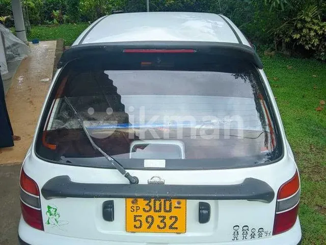 Nissan March 1995 photo 4