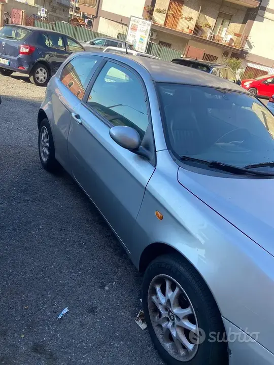 Alfa Romeo 147 2004 photo 5