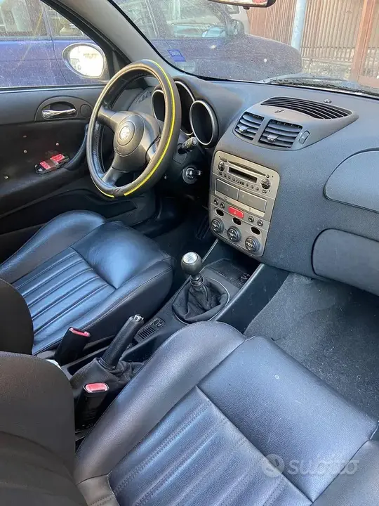 Alfa Romeo 147 2004 photo 4