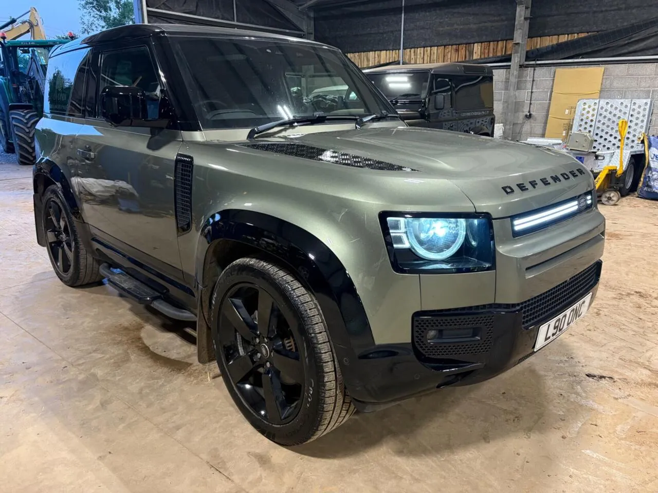 Land Rover Defender