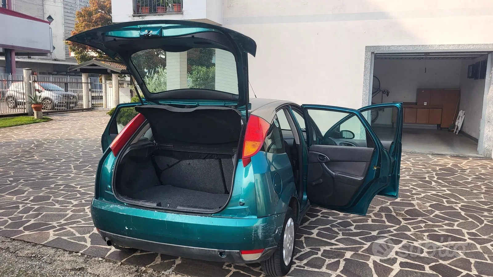 Ford Focus 2000 photo 5
