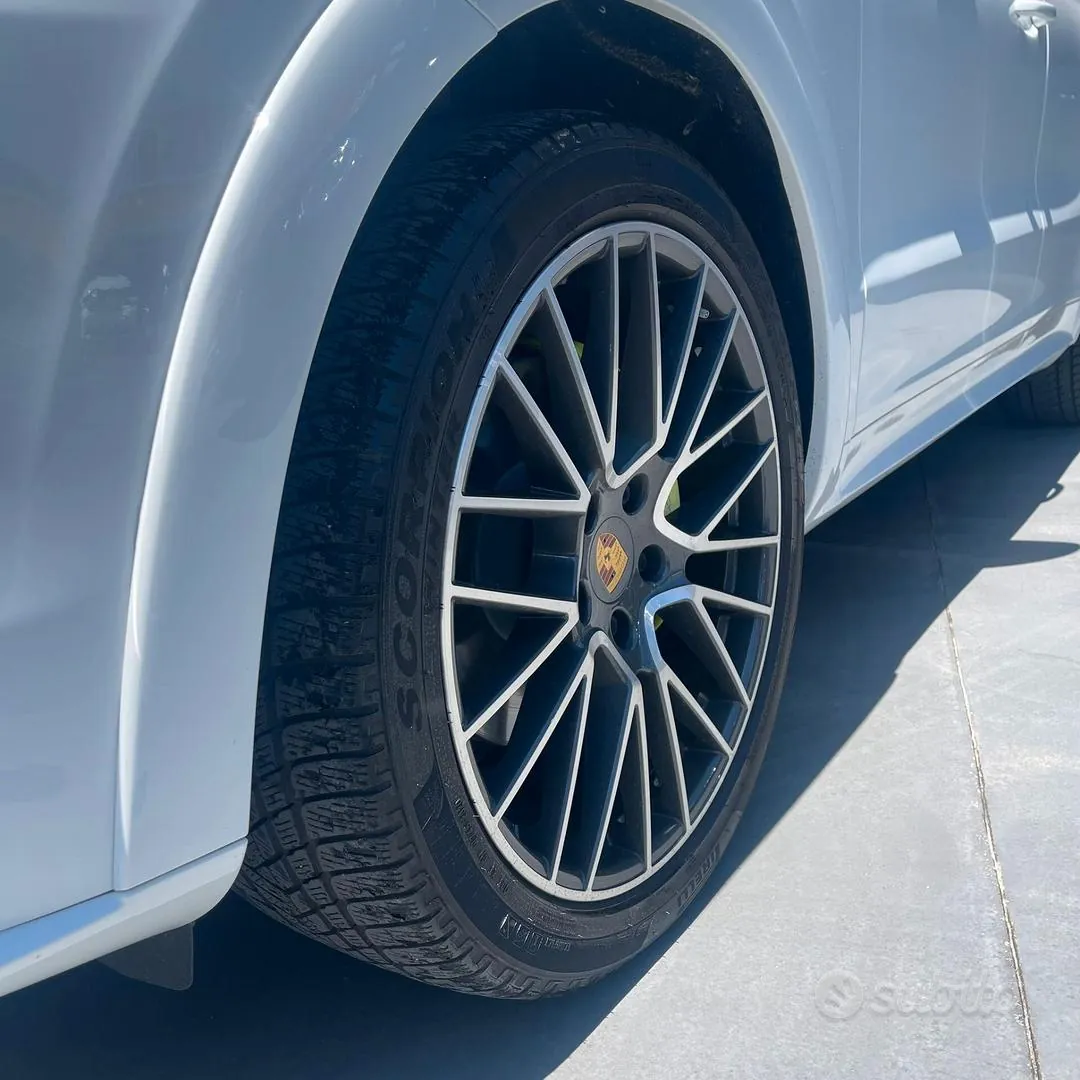 Porsche Cayenne 2021 photo 2
