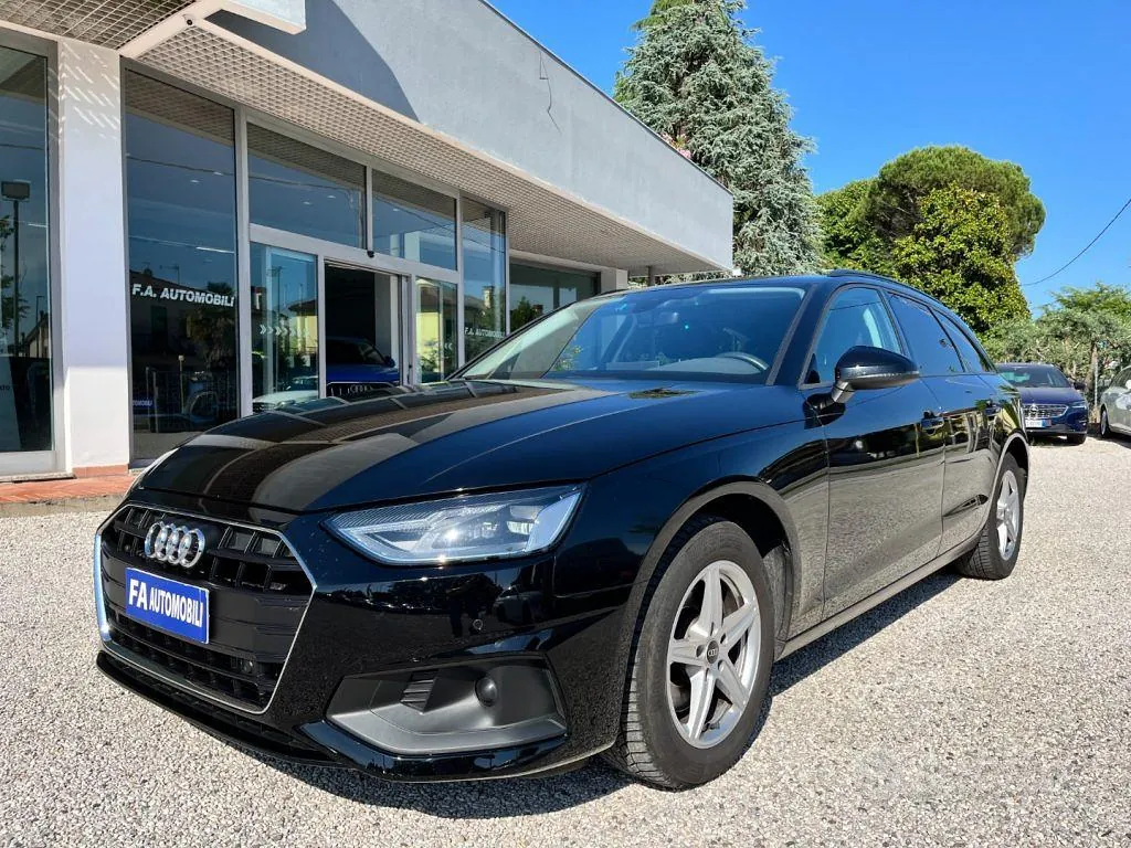 Audi A4 2023 photo 2