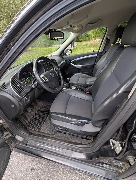 Saab 9-3 2010 photo 5