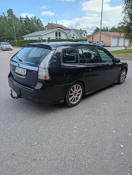 Saab 9-3 2010 photo 3