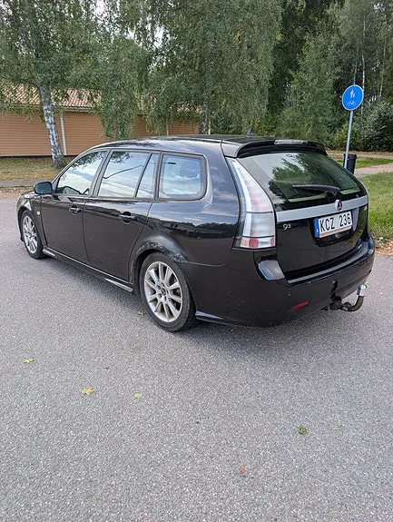 Saab 9-3 2010 photo 2