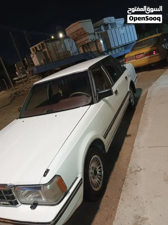 Toyota Crown 1985 photo 4