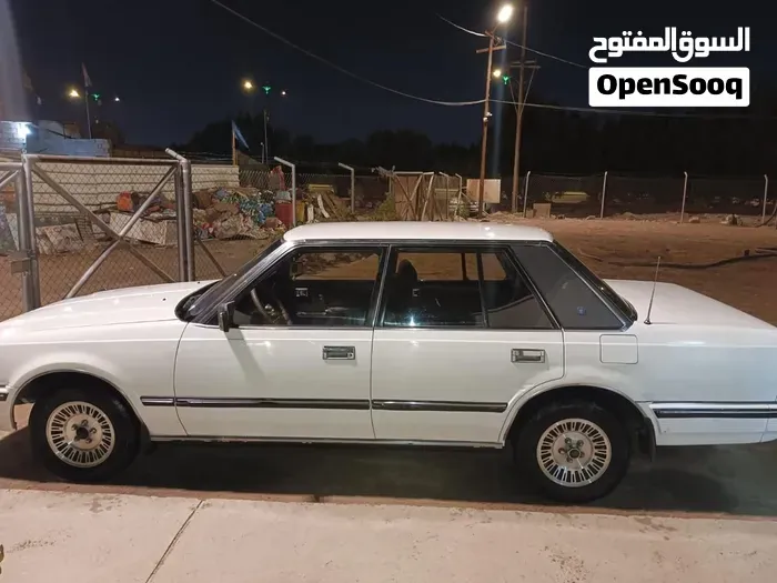 Toyota Crown 1985 photo 2