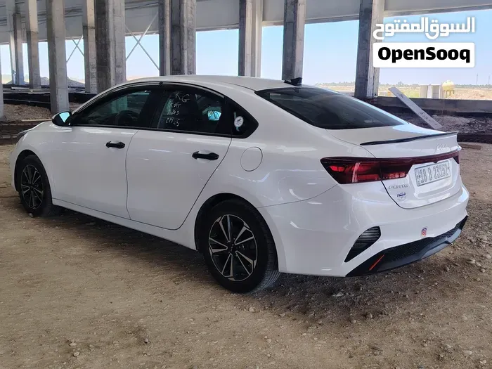 Kia Forte 2023 photo 4