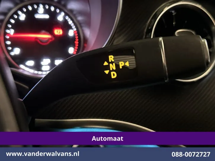 Mercedes-Benz Vklasse 2024 photo 2