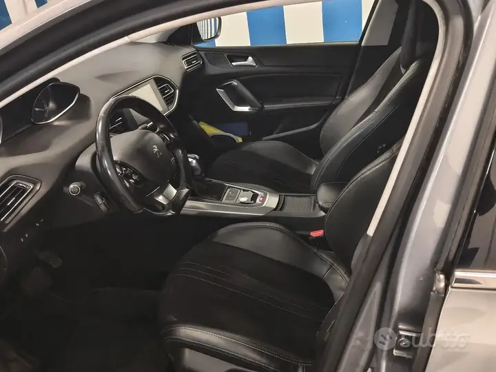 Peugeot 308 Sw 2015 photo 2