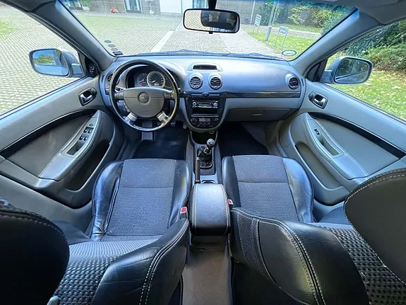Chevrolet Nubira 2010 photo 2