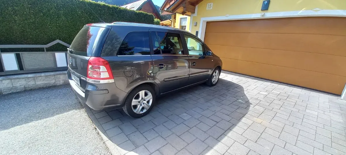 Opel Zafira 2009 photo 3