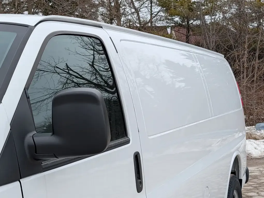 GMC Savana 2026 photo 4