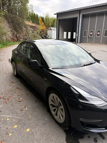 Tesla Model 3 2022 photo 2