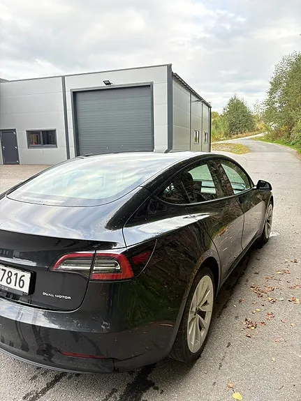 Tesla Model 3 2022 photo 4