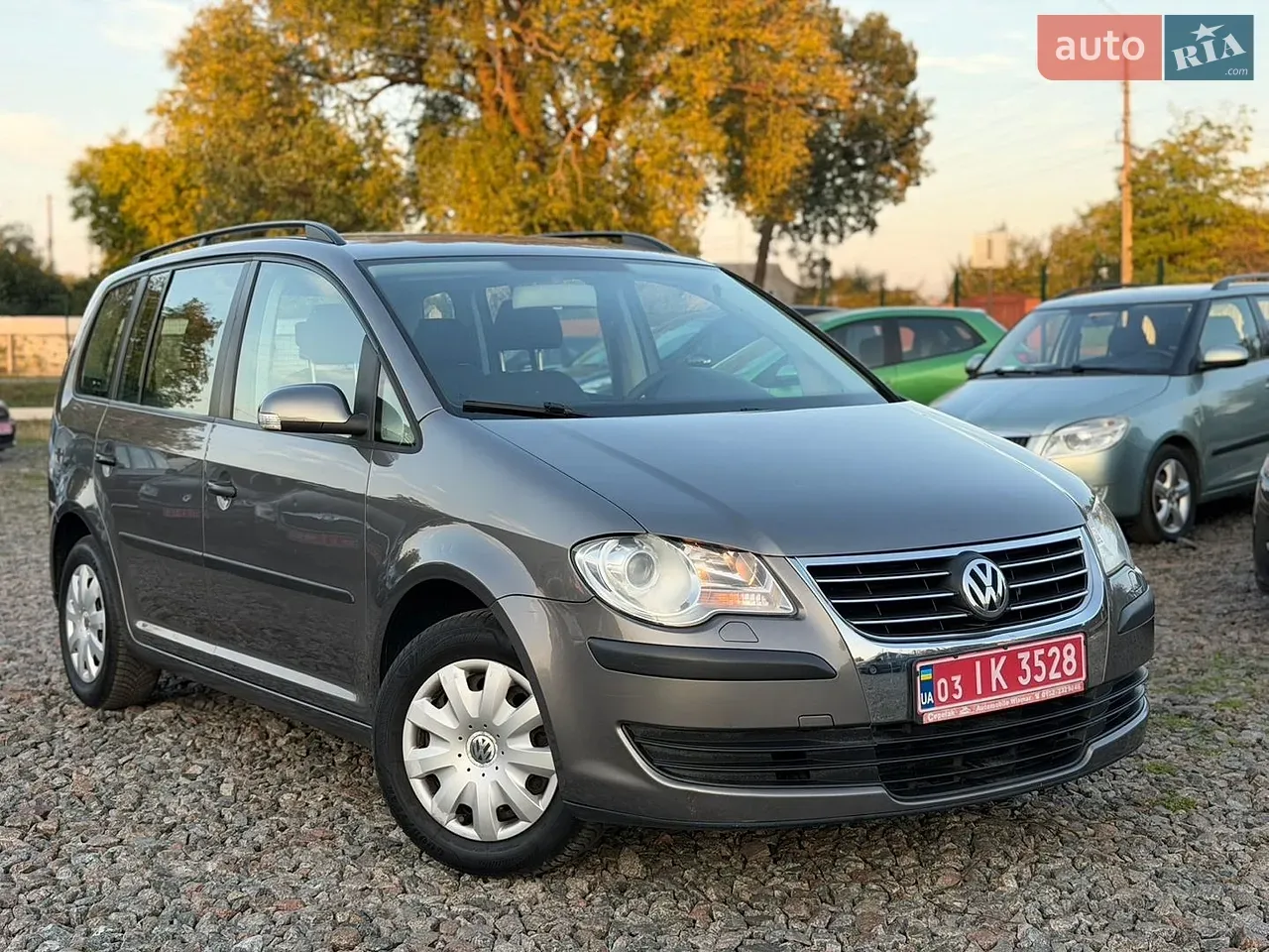 Volkswagen Touran 2007 photo 2