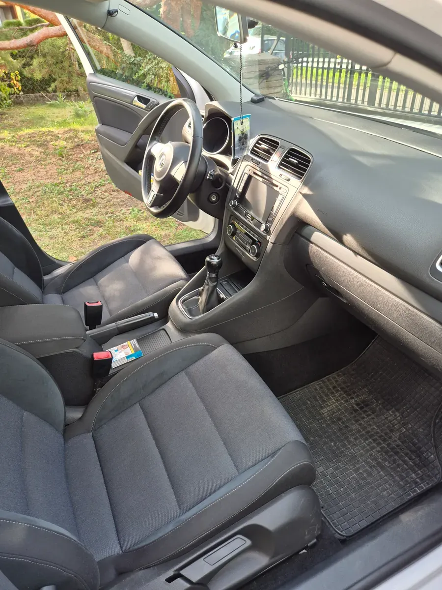 Volkswagen Golf 2011 photo 3