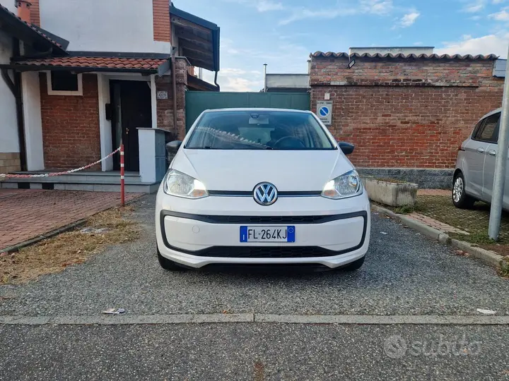 Volkswagen Up 2017 photo 2