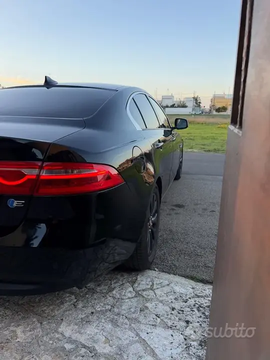 Jaguar Xe 2015 photo 5