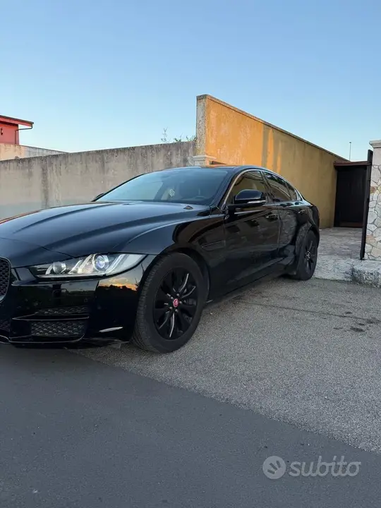 Jaguar Xe 2015 photo 3