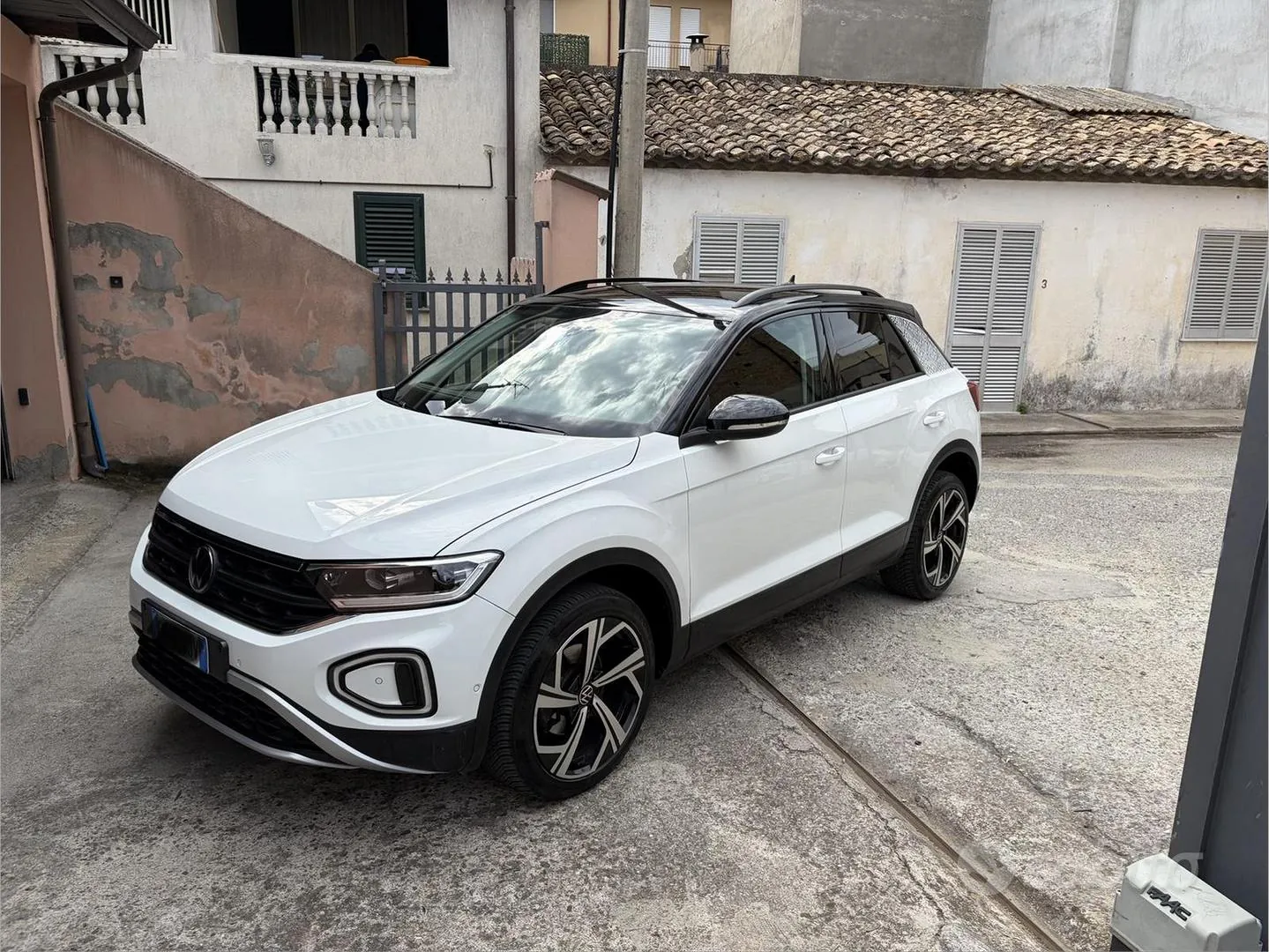 Volkswagen T-Roc 2022 photo 3
