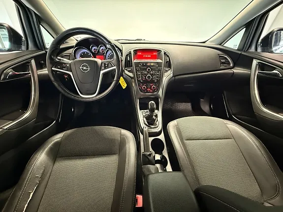 Opel Astra 2012 photo 5
