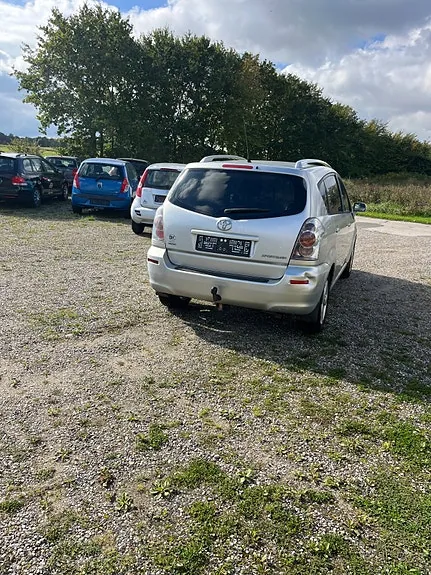 Toyota Corolla Sportsvan 2005 photo 3