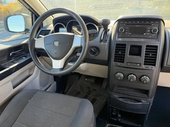 Dodge Grand Caravan 2013 photo 4